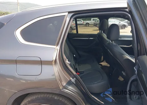 2016 BMW X1 xDrive28I z USA, uszkodzony, nr VIN WBXHT3C36GP885133